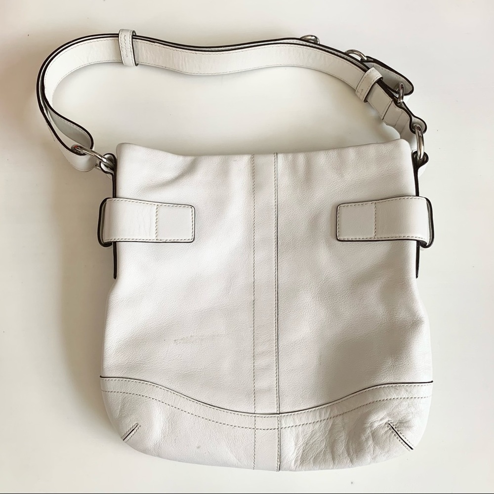 White Leather coach buckle shoulder bag - Picture 15 of 15
